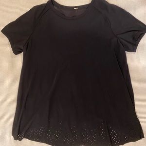 Lululemon tee cutout back
